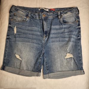 Celebrity Pink Jean Shorts size 22